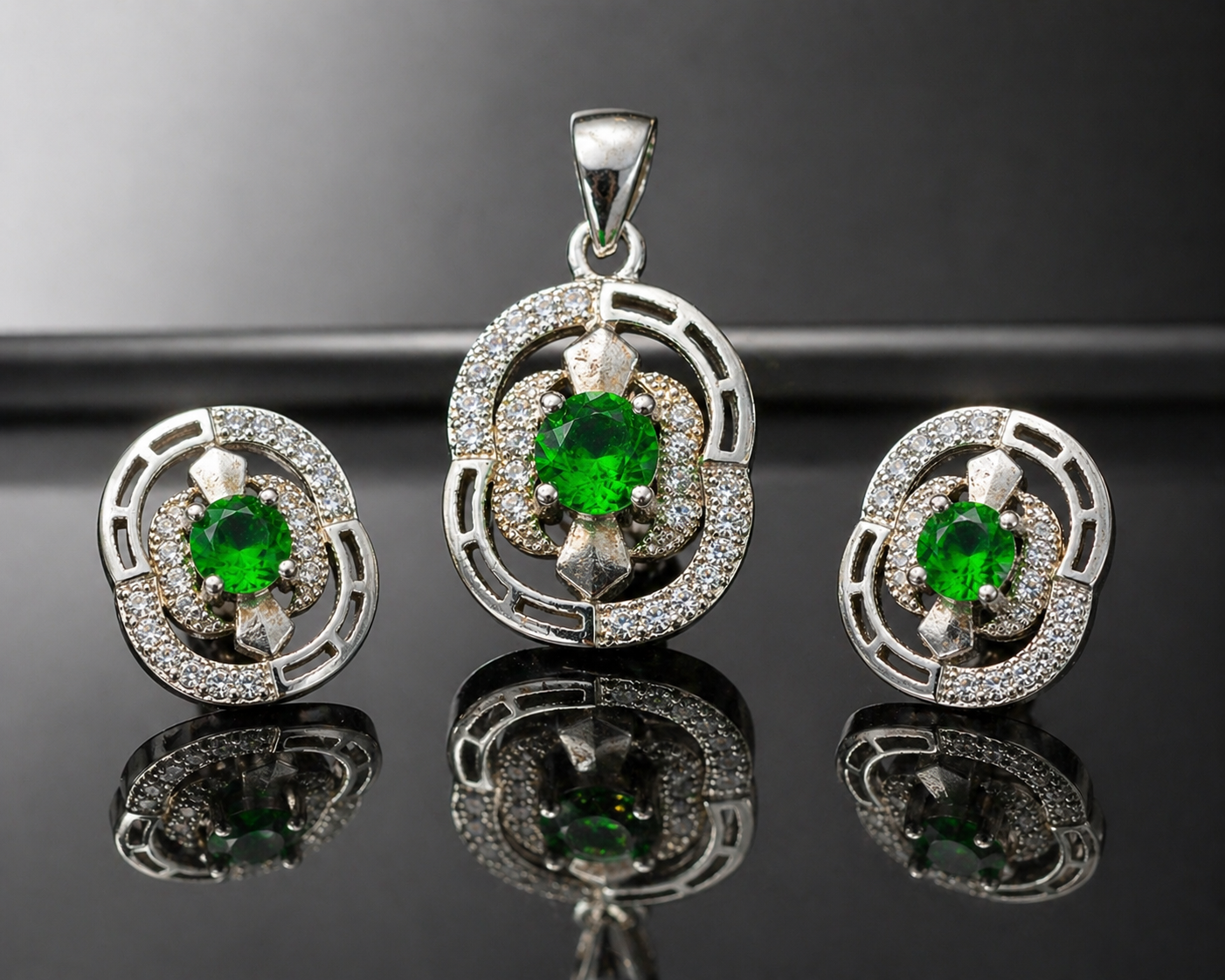 Radiant Green Stone Set