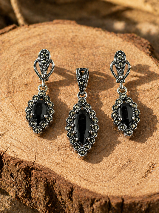 Dramatic Black Stone Set