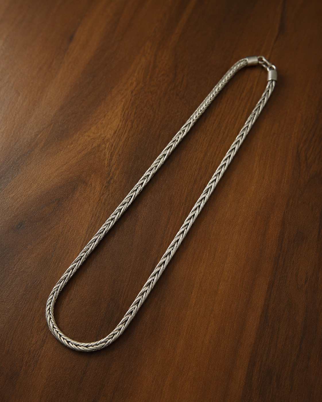 Textured Spiga Design Chain