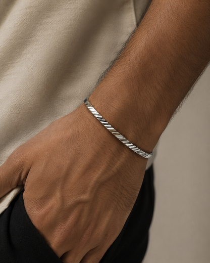 Textured Stripe Cut Kada