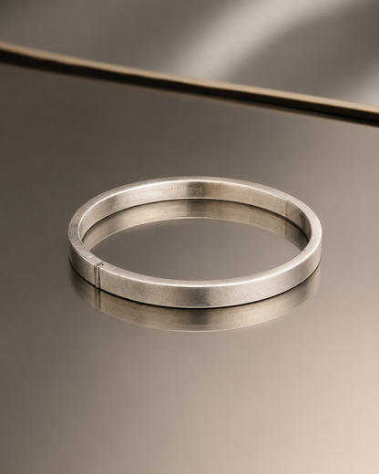 Refined Locking Plain Kada