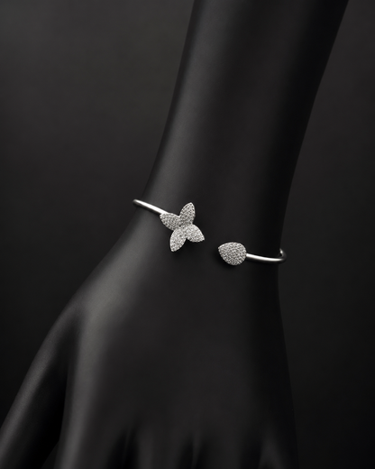 Leaf Star Silver Charm