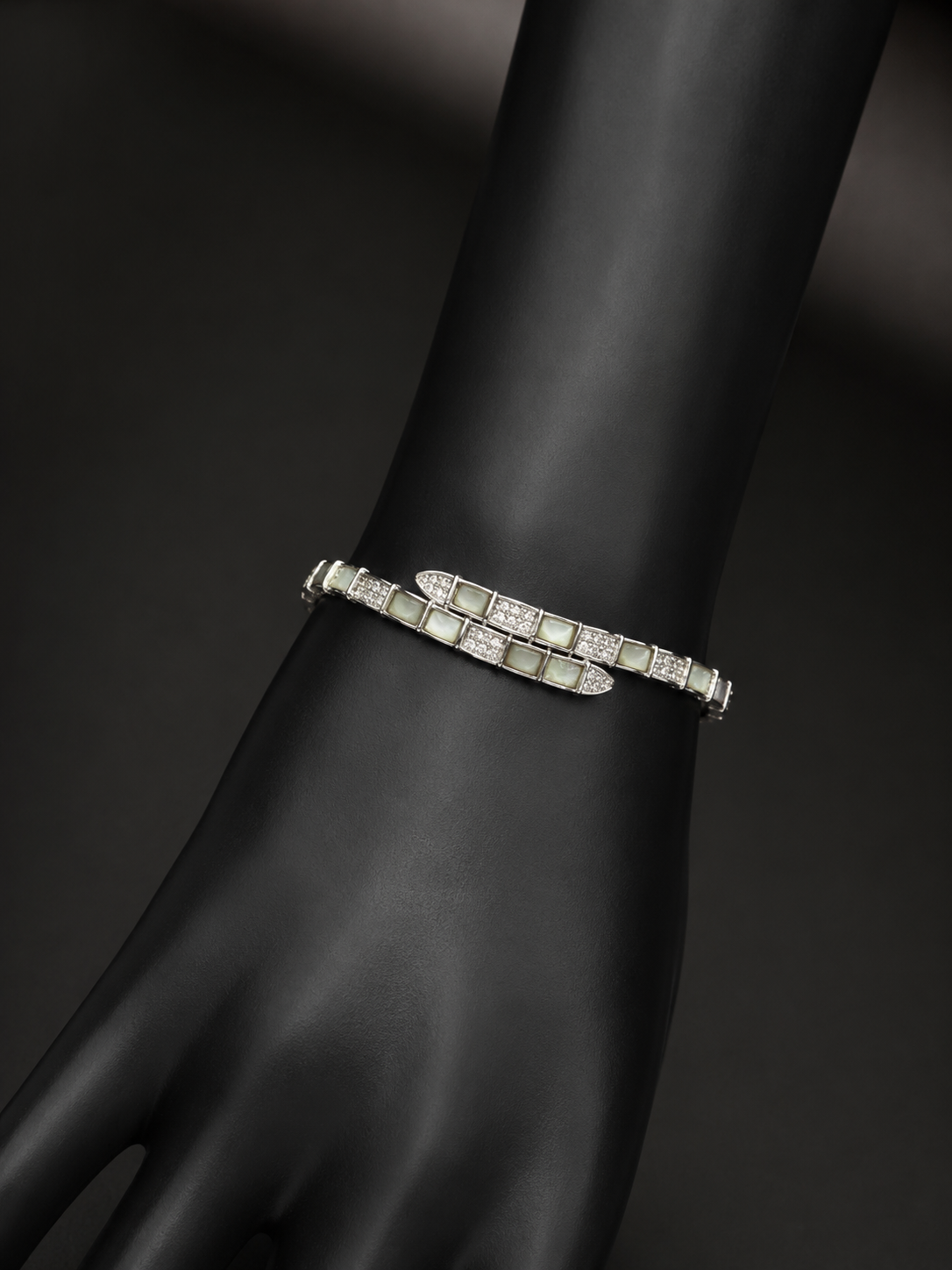 Serpent Pearl MOP Kada