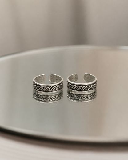 The Retro Arch Toe Ring