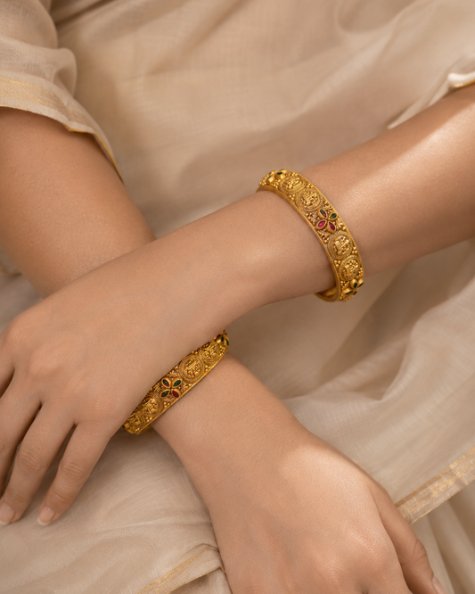 Lakshmi Gold Grace Bangle