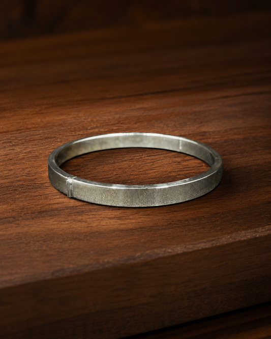 Sleek Plain Flat Kada