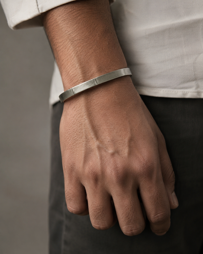 Sleek Plain Flat Kada