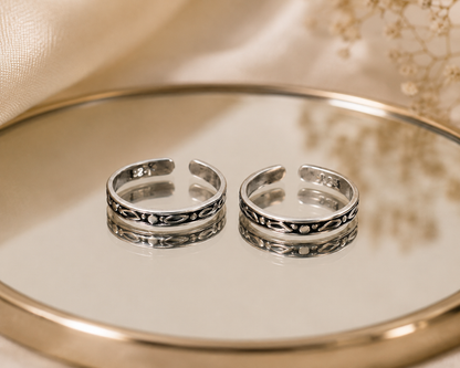 The Petite Leaf Toe Ring