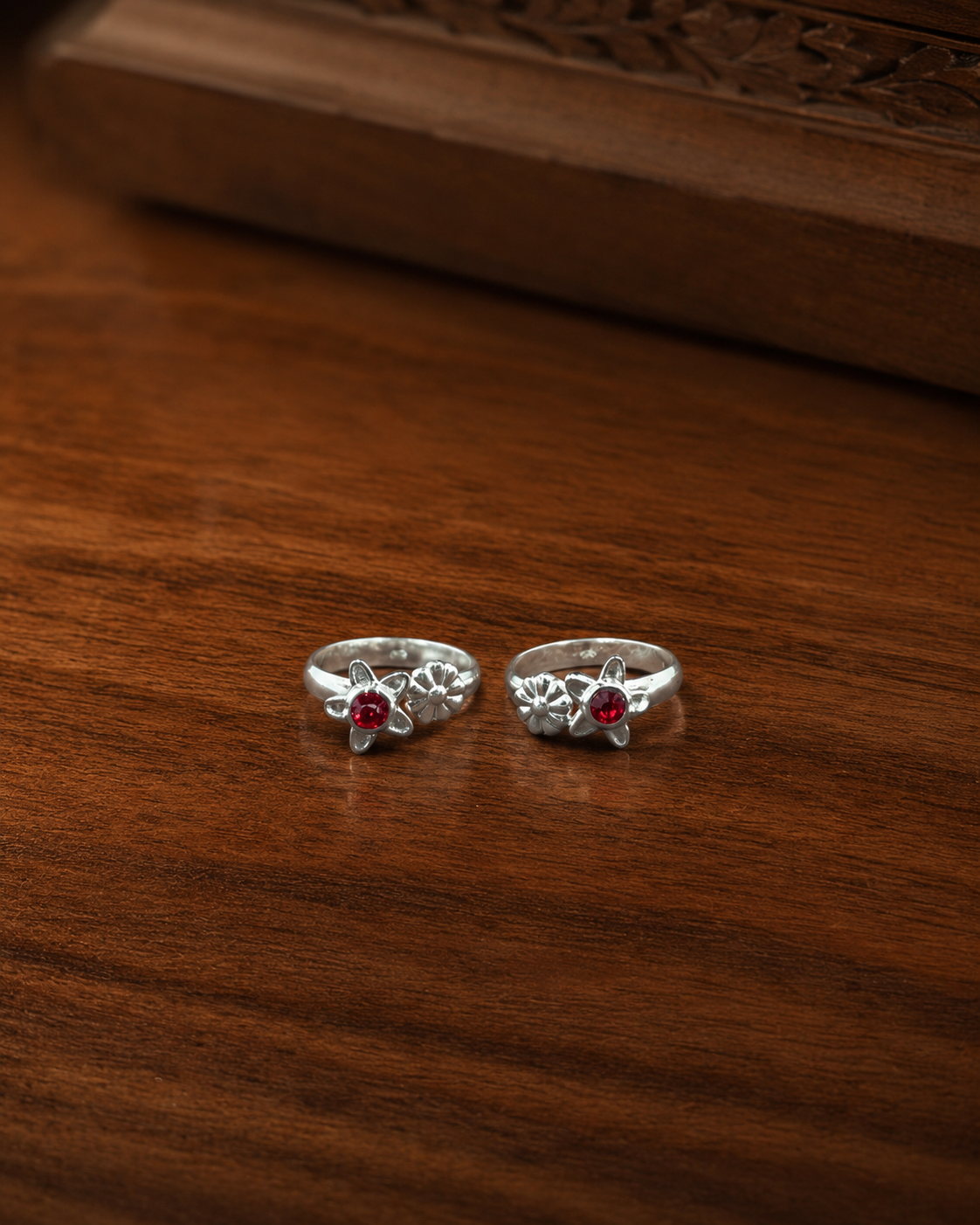 The Red Stone Flower Toe Ring