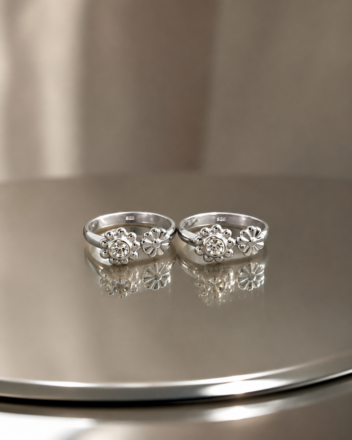 The Luminous White Stone Toe Ring