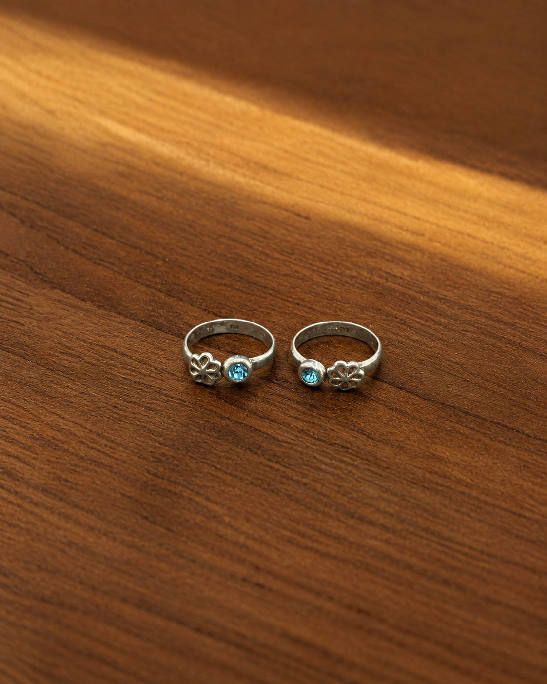 The Classic Blue Stone Toe Ring