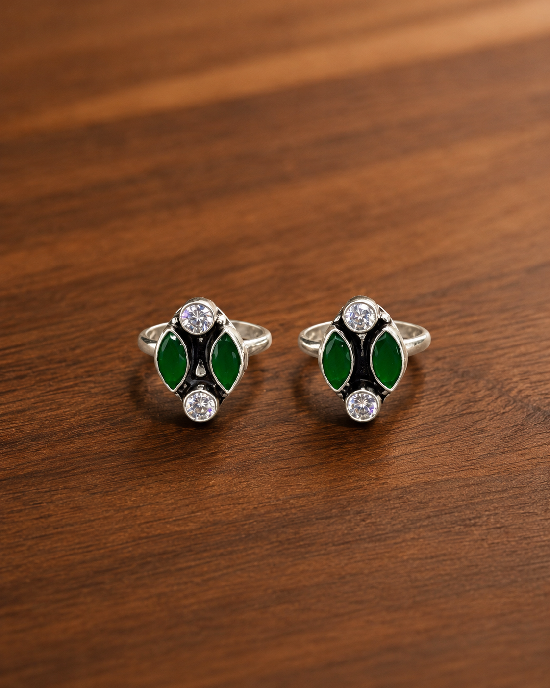 The Elegant Green & White CZ Toe Ring