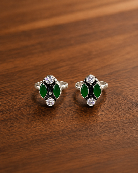 The Elegant Green & White CZ Toe Ring