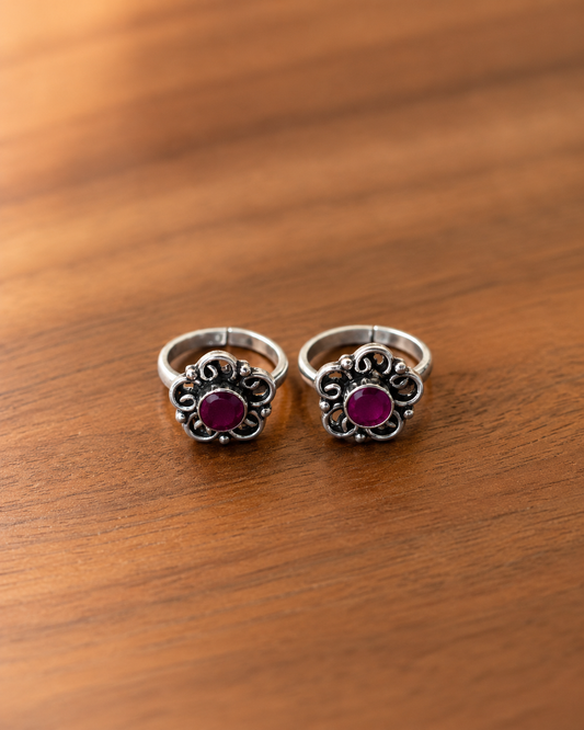 The Regal Red Stone CZ Toe Ring