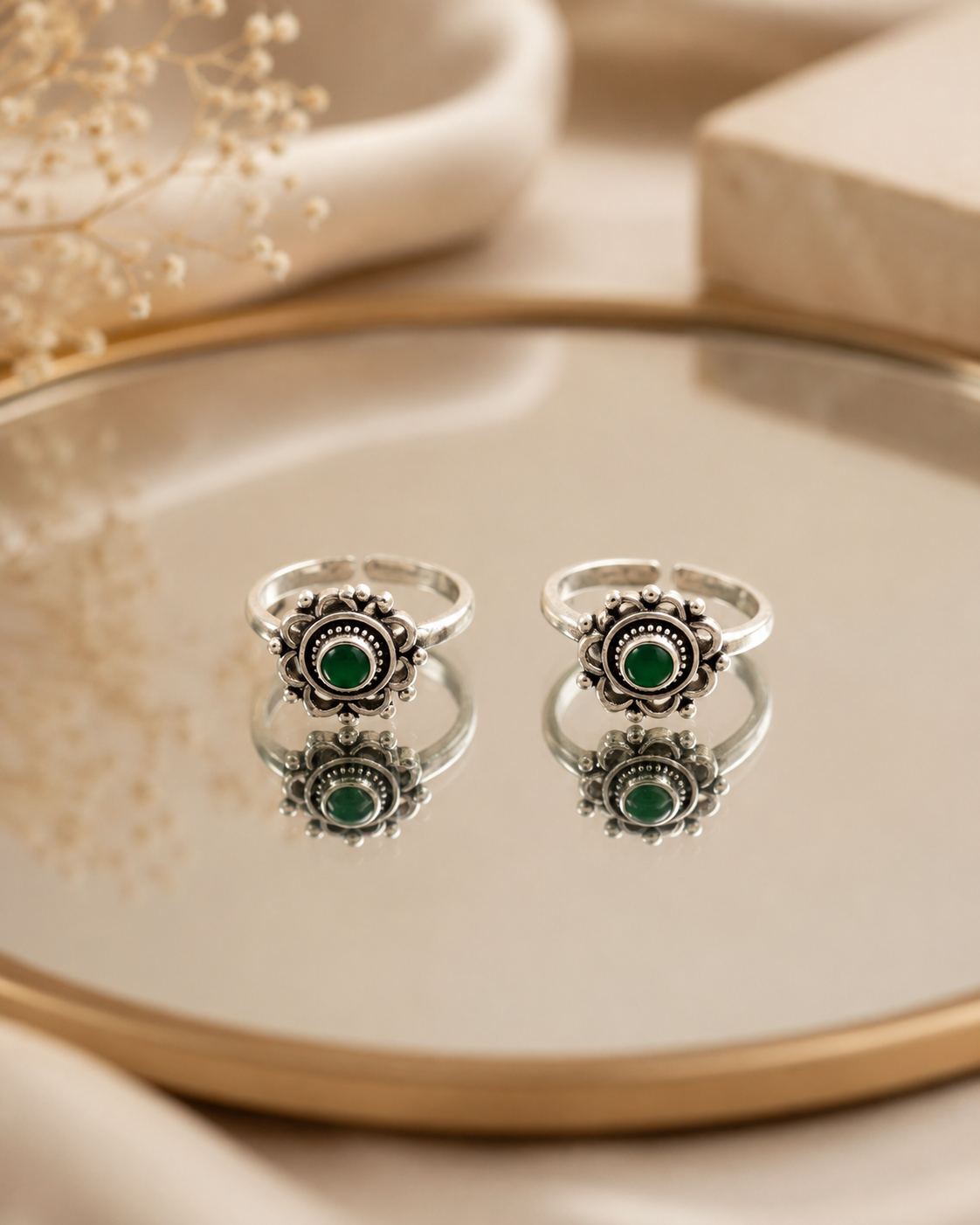 The Royal Green Stone CZ Toe Ring