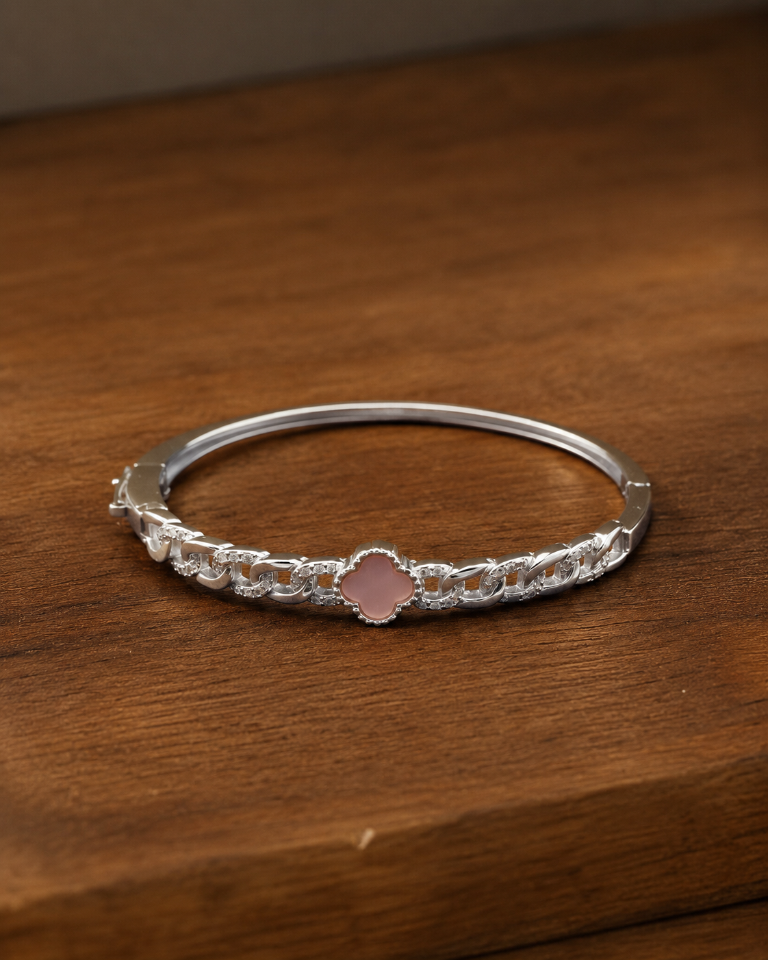 Cleef Design Kada