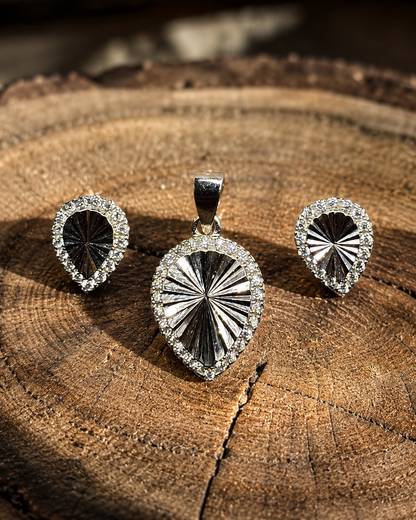 Essential Silver Set