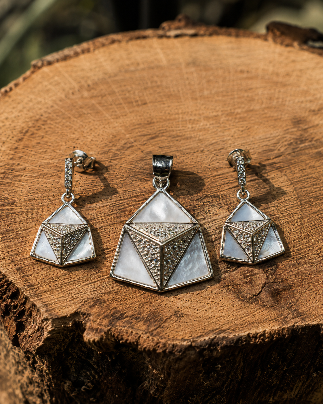 Architectural Pyramid MOP Set