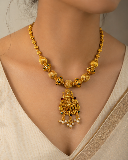 Essential Short Necklace