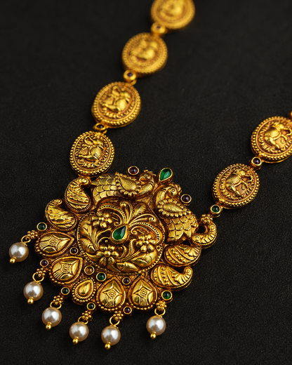 Refined Antique Necklace