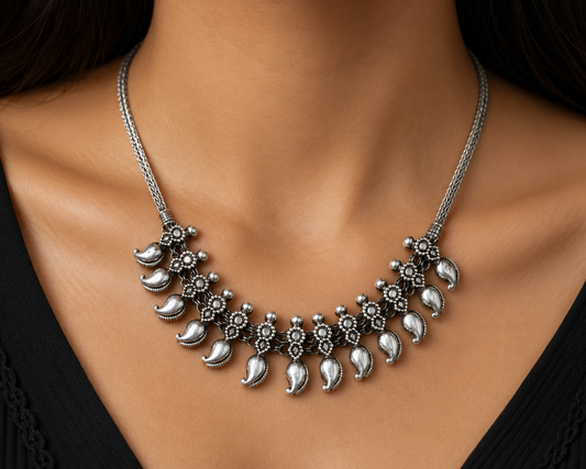 Vintage Antique Silver Short Choker