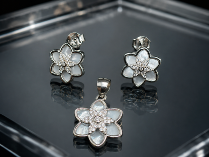 Graceful Pearl Flower Design Set