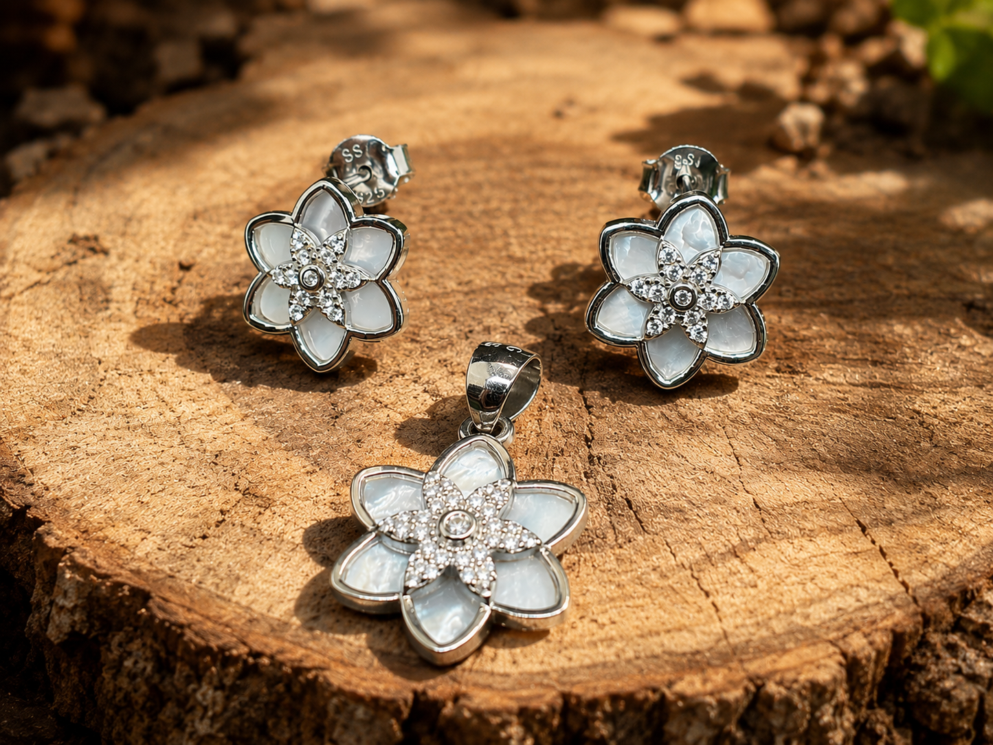 Graceful Pearl Flower Design Set