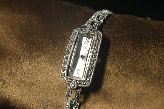 Vintage Charm The Perfect Blend of Intricacy and Timeless Style